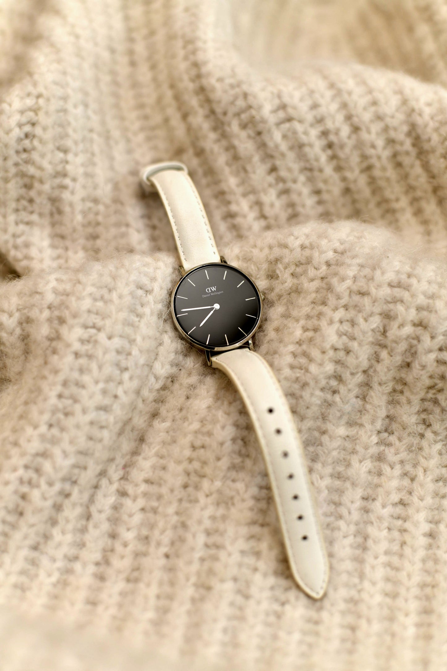 Daniel wellington Women Petite Bondi Black 32mm Silver Watch DW00100284