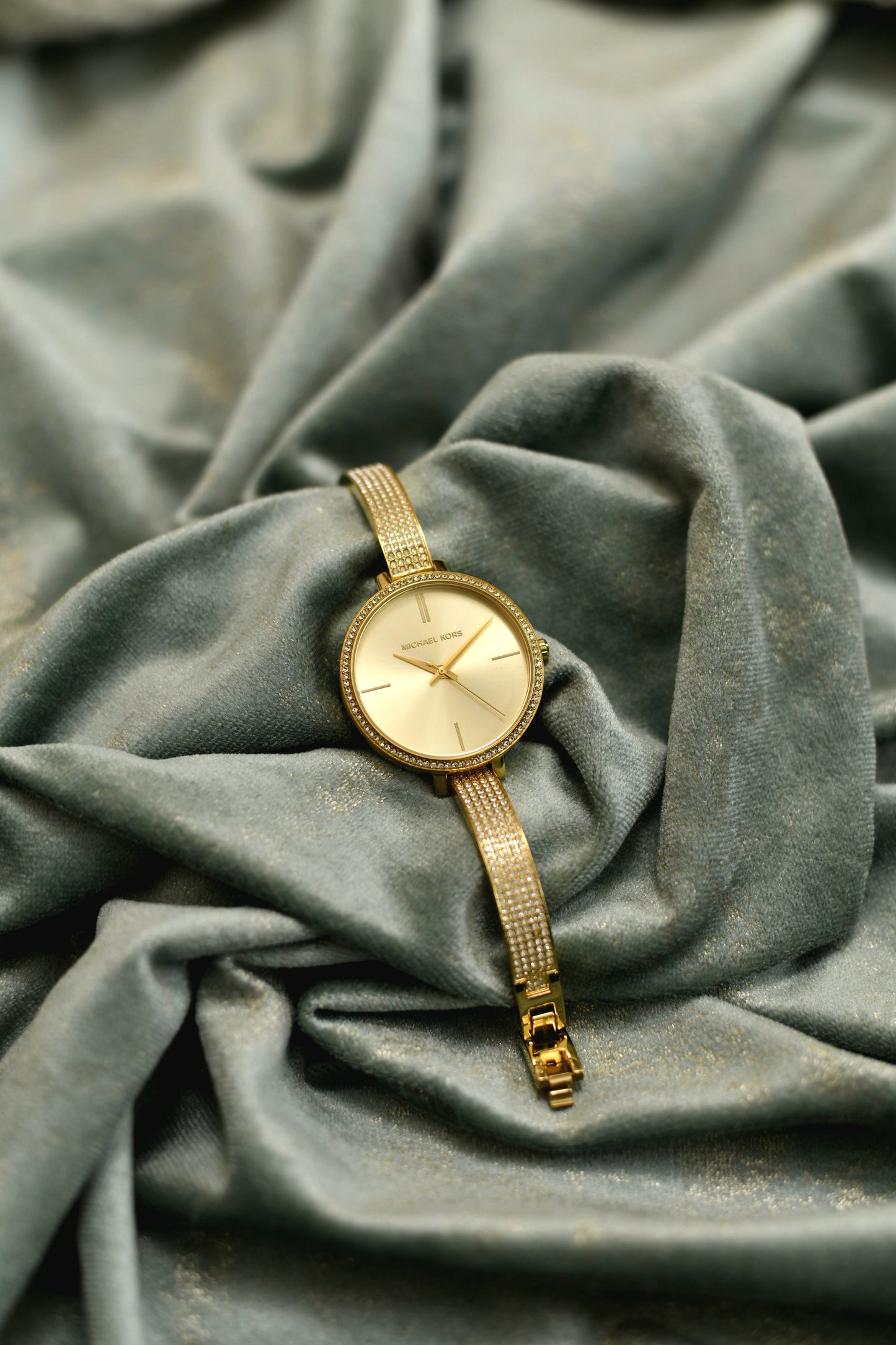 Michael kors gold analog watch