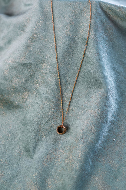 Daniel Wellington Gold Pendant with chain