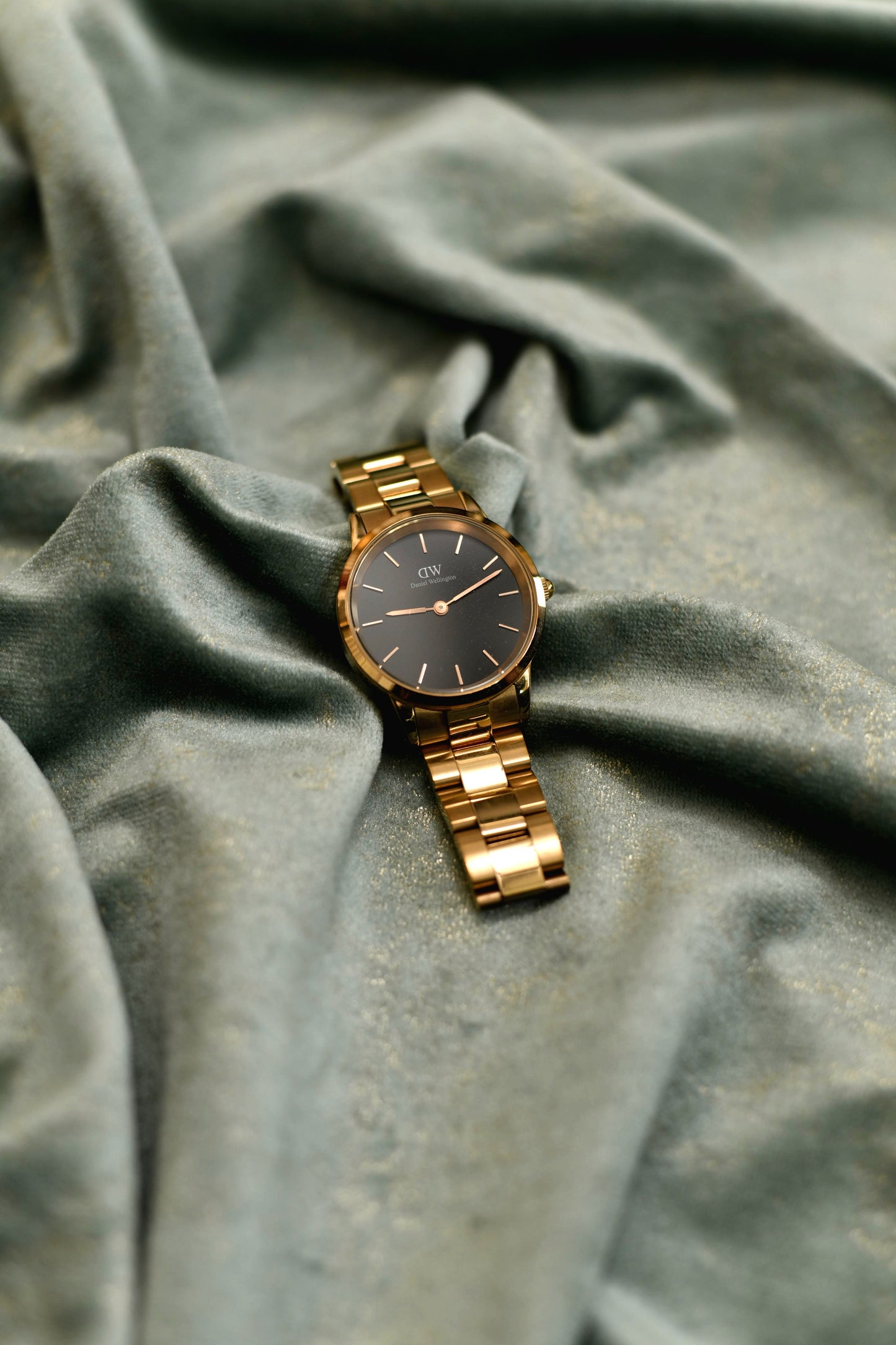Iconic Link Black Dial Women Watch -32mm DW00100212
