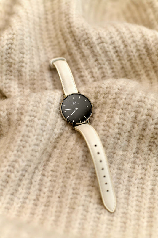 Daniel wellington Women Petite Bondi Black 32mm Silver Watch DW00100284